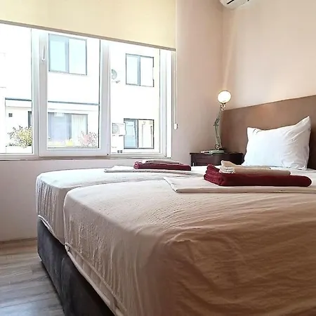 דירה Private Apartment, Baba Tonka St